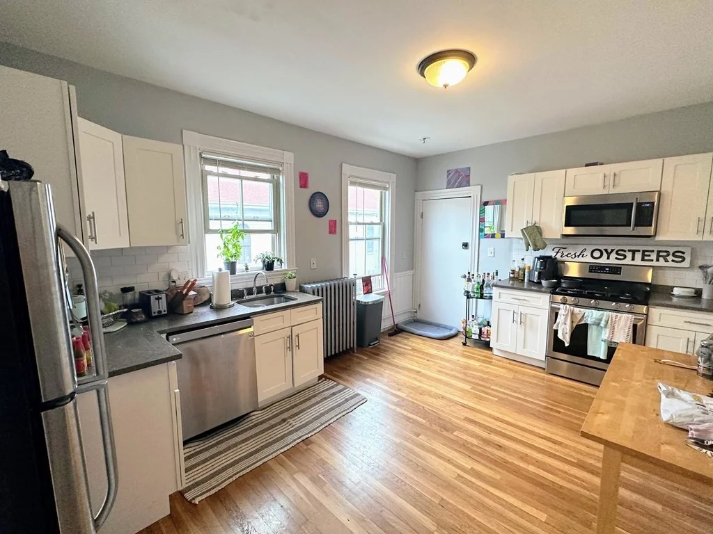 4 bed, 2 bath apartment for rent at 635 Dorchester Ave Unit 2, Boston — photo 6 of 17