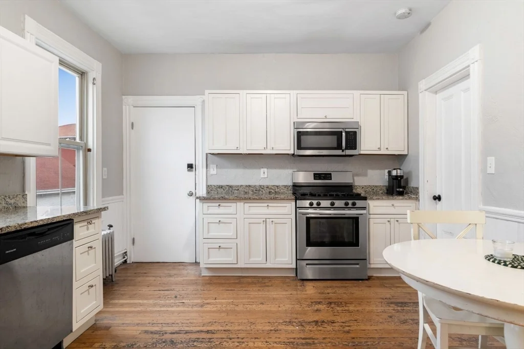 4 bed, 2 bath apartment for rent at 635 Dorchester Ave Unit 3, South Boston — photo 1 of 21