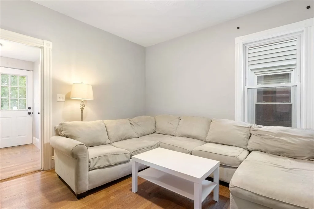 4 bed, 2 bath apartment for rent at 635 Dorchester Ave Unit 3, South Boston — photo 4 of 21