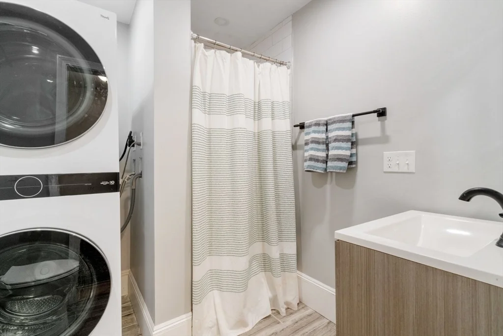 4 bed, 2 bath apartment for rent at 635 Dorchester Ave Unit 3, South Boston — photo 6 of 21