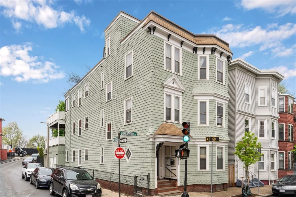 4 bed, 2 bath apartment for rent at 635 Dorchester Ave Unit 3, South Boston — photo 19 of 21