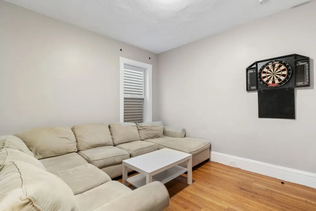 4 bed, 2 bath apartment for rent at 635 Dorchester Ave Unit 3, South Boston — photo 5 of 21