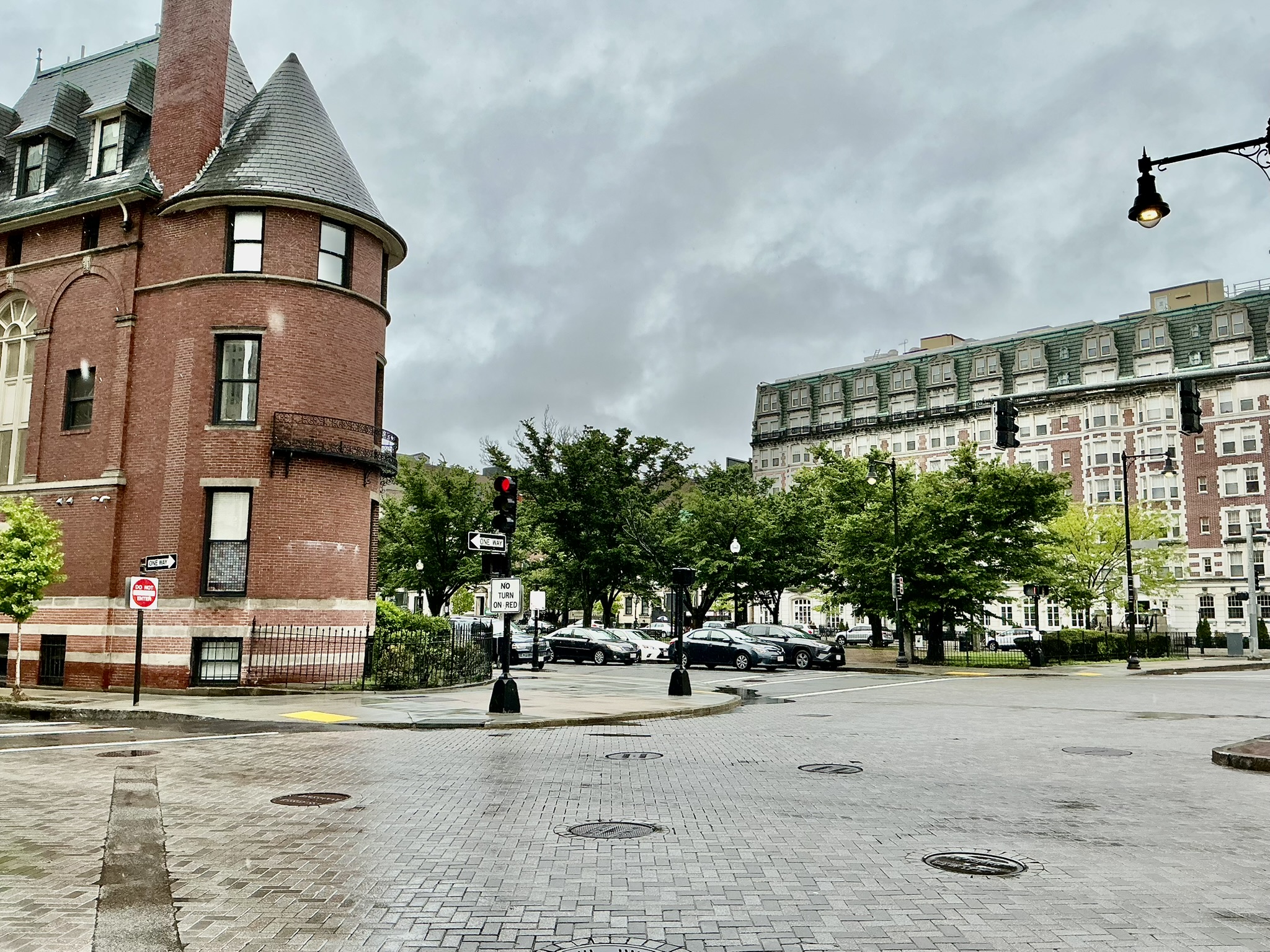 2 bed, 1 bath apartment for rent at 636 Beacon St Unit 303, Fenway — photo 5 of 32