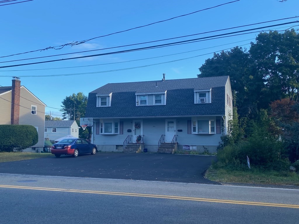 3 bed, 1 bath apartment for rent at 636 Torrey St Unit Right side, Brockton — photo 2 of 8