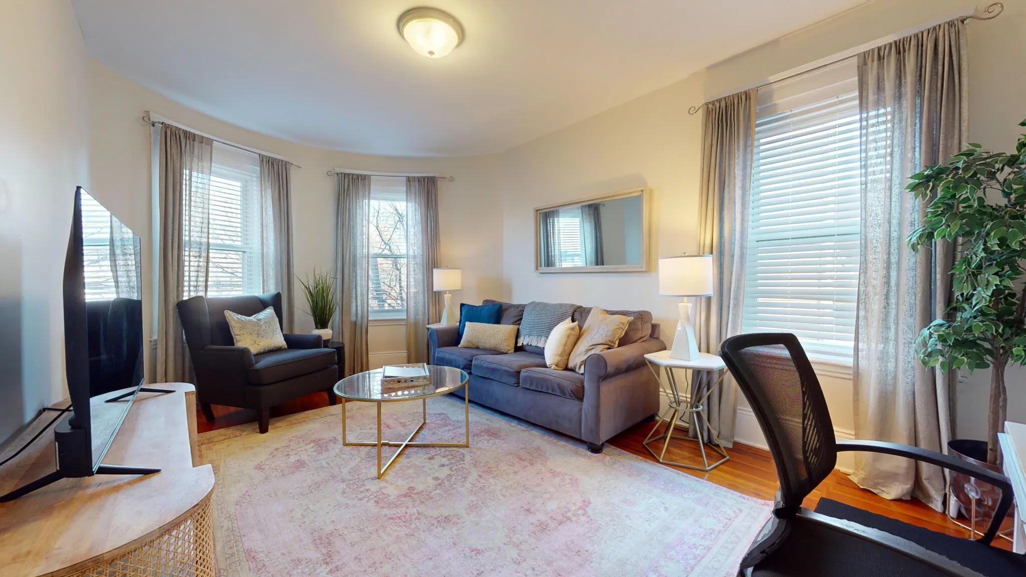 1 bed, 1 bath apartment for rent at 636 Washington St Unit 4, Aspinwall Hill