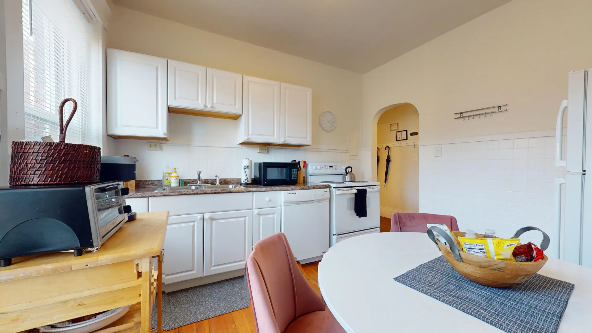 1 bed, 1 bath apartment for rent at 636 Washington St Unit 4, Aspinwall Hill — photo 6 of 14