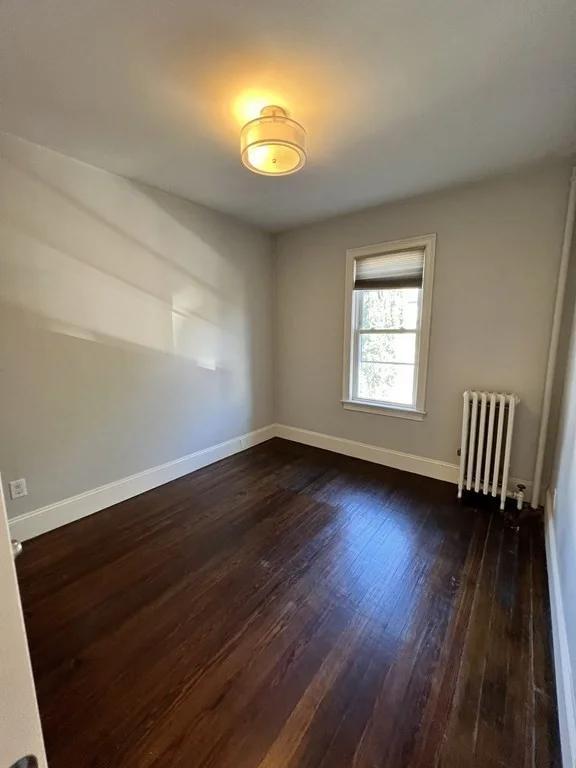 4 bed, 1 bath apartment for rent at 637 8th St Unit 2, South Boston — photo 8 of 17