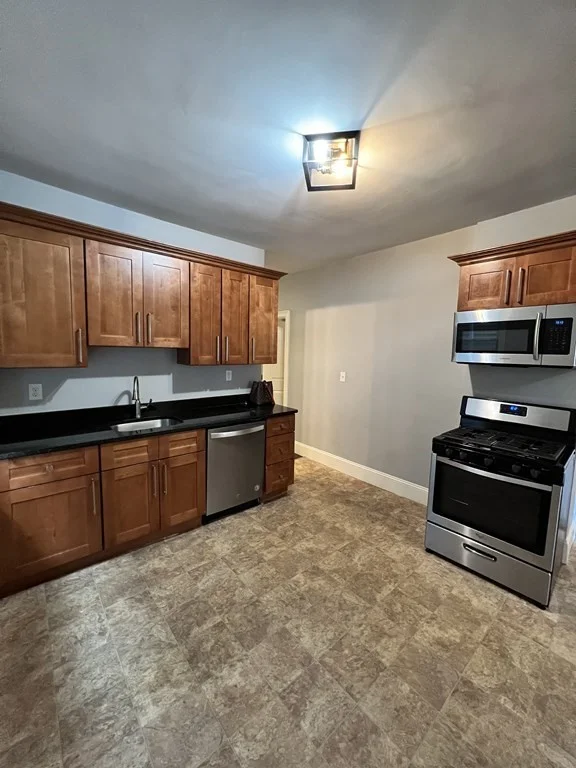 4 bed, 1 bath apartment for rent at 637 8th St Unit 2, South Boston — photo 11 of 17