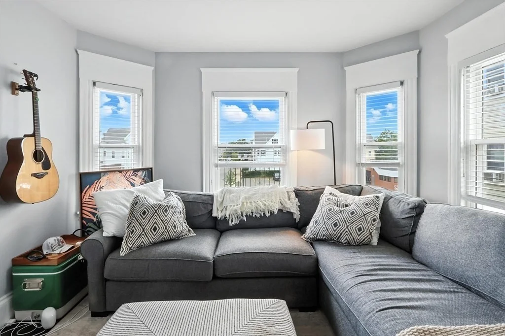 2 bed, 1 bath apartment for rent at 637 Broadway Unit 2, Everett — photo 1 of 14