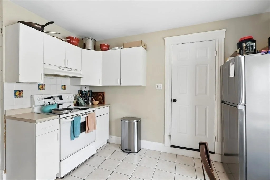 2 bed, 1 bath apartment for rent at 637 Broadway Unit 2, Everett — photo 4 of 14