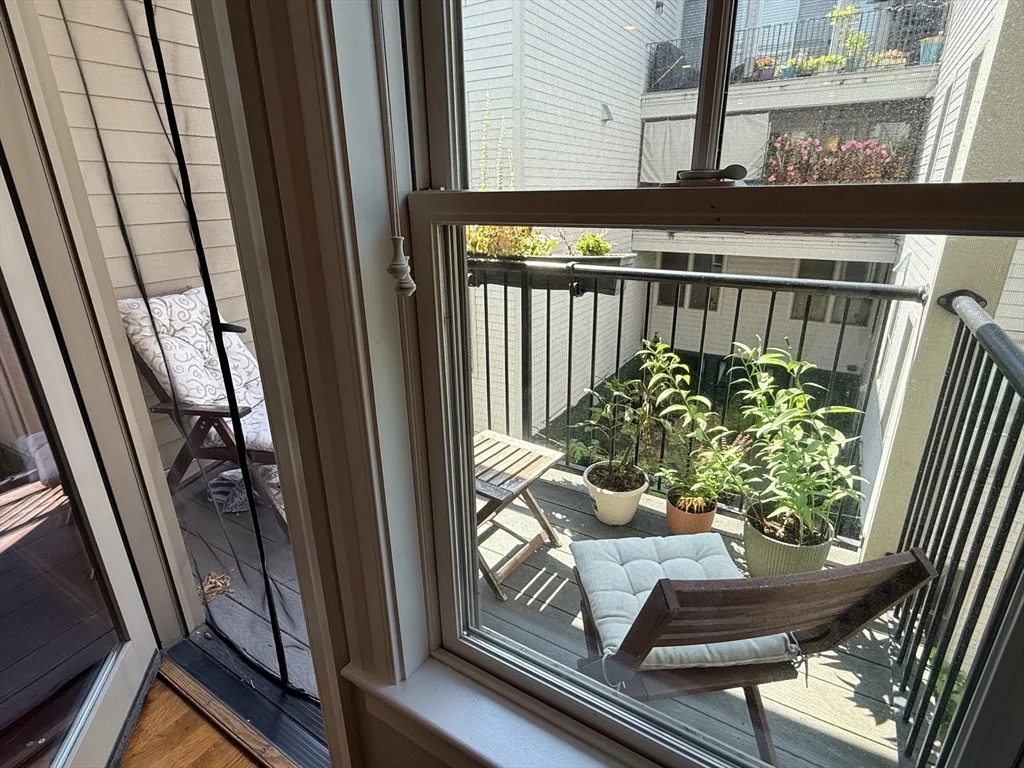 2 bed, 2 bath apartment for rent at 637 E 1st St Unit 204, South Boston — photo 9 of 37