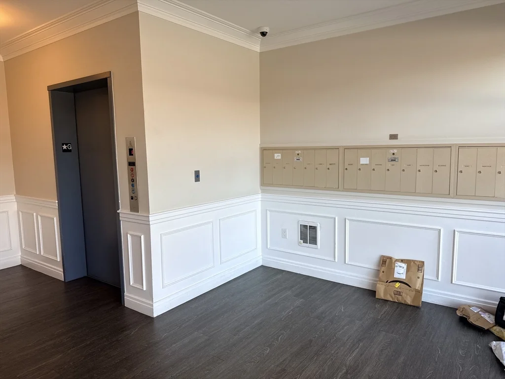 2 bed, 2 bath apartment for rent at 637 E 1st St Unit 204, South Boston — photo 33 of 37