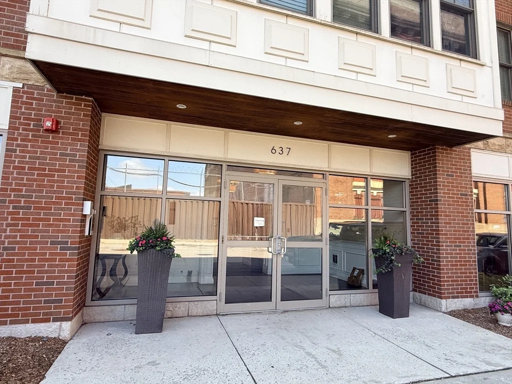 2 bed, 2 bath apartment for rent at 637 E 1st St Unit 204, South Boston — photo 37 of 37