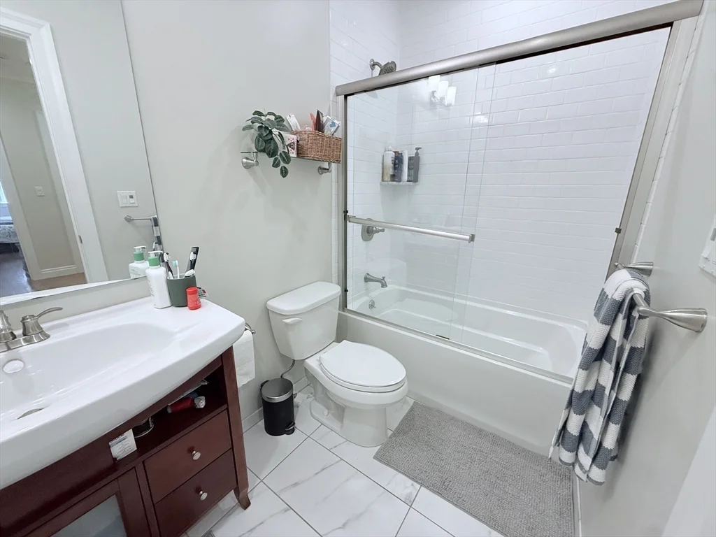 2 bed, 2 bath apartment for rent at 637 E 1st St Unit 204, South Boston — photo 29 of 37