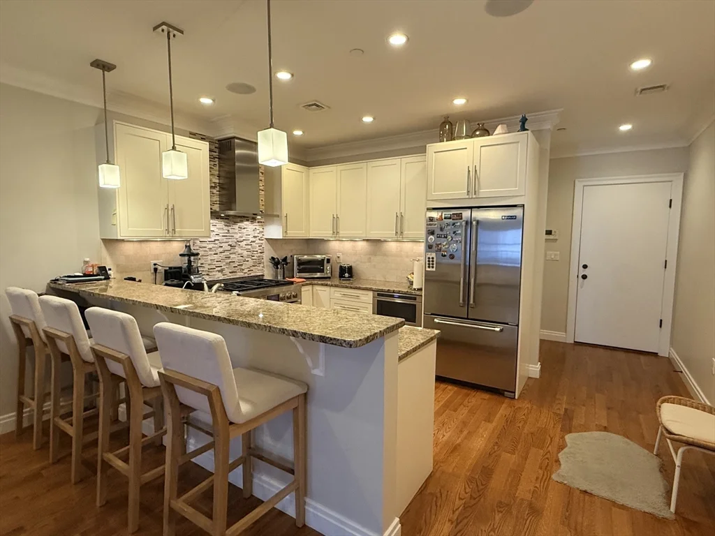 2 bed, 2 bath apartment for rent at 637 E 1st St Unit 204, South Boston — photo 13 of 37