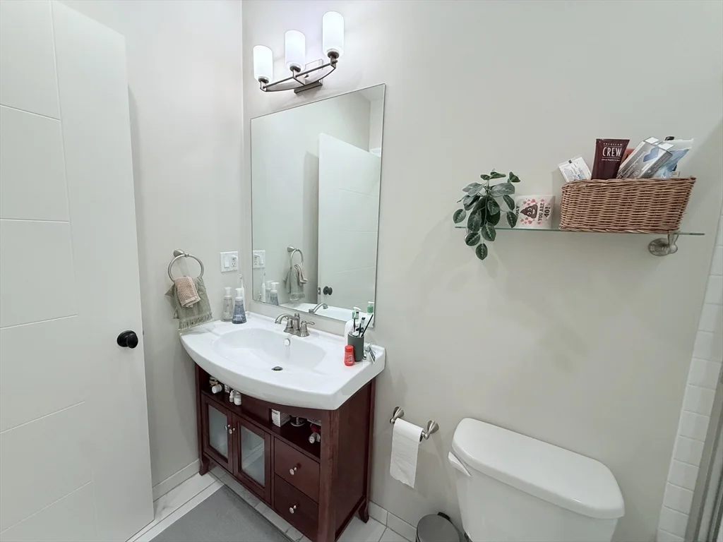 2 bed, 2 bath apartment for rent at 637 E 1st St Unit 204, South Boston — photo 30 of 37