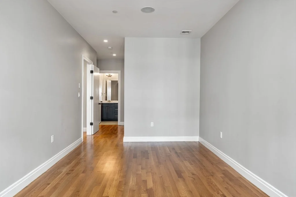 2 bed, 2 bath apartment for rent at 637 East 1st St Unit 1, South Boston — photo 10 of 19