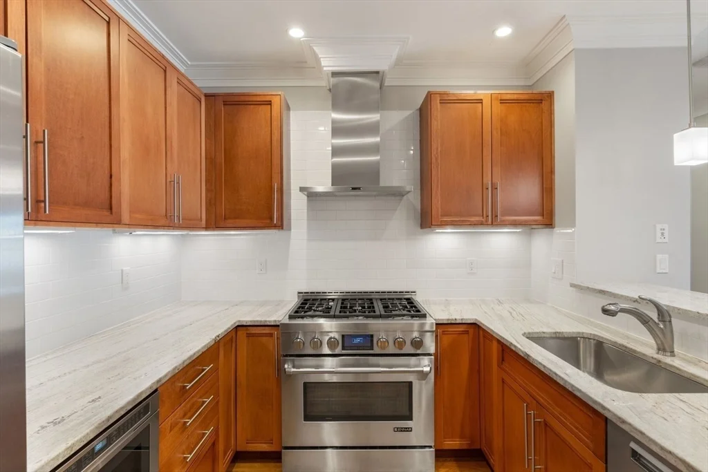 2 bed, 2 bath apartment for rent at 637 East 1st St Unit 1, South Boston — photo 6 of 19