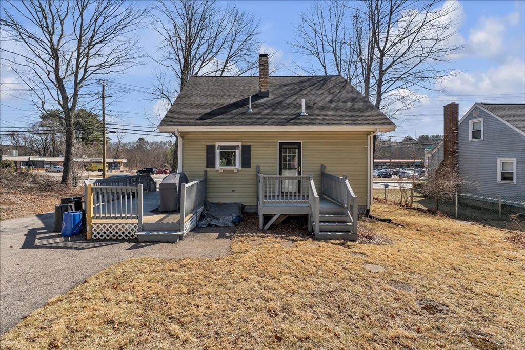 3 bed, 2 bath apartment for rent at 638 Main St, Walpole — photo 3 of 18