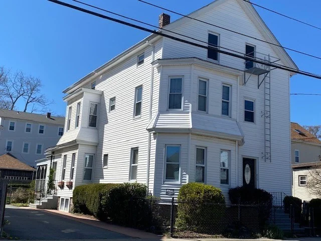 2 bed, 1 bath apartment for rent at 638 Robeson Street` Unit 3, Fall River — photo 2 of 7