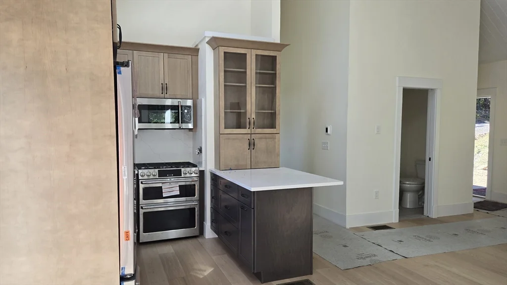 2 bed, 1 bath apartment for rent at 639 E Broadway Unit A, Riverside — photo 8 of 11
