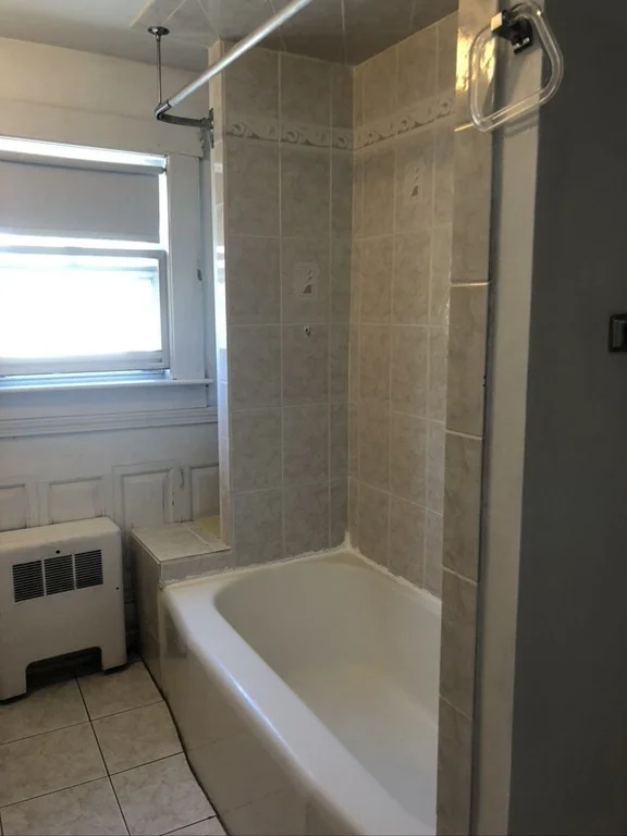 2 bed, 1 bath apartment for rent at 639 Lincoln St Unit 3, Lakeview — photo 11 of 21