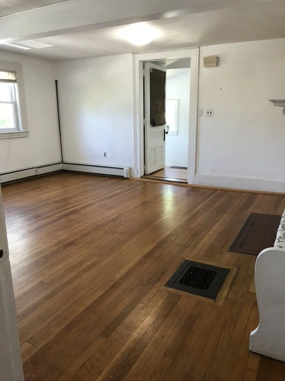 2 bed, 1 bath apartment for rent at 639 Lincoln St Unit 3, Lakeview — photo 3 of 21