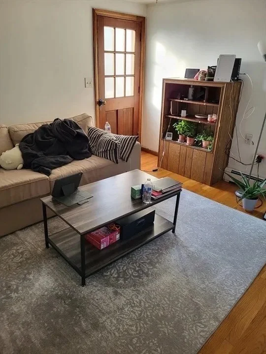 1 bed, 1 bath apartment for rent at 639 Lincoln Unit 2, Waltham — photo 2 of 8