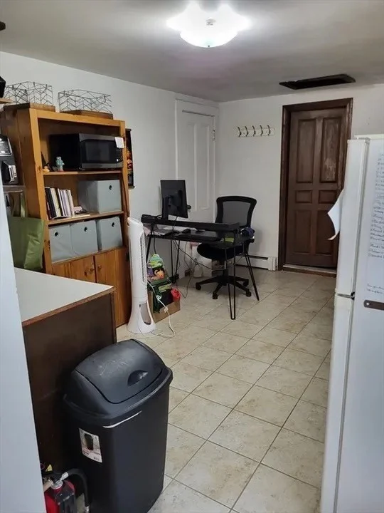 1 bed, 1 bath apartment for rent at 639 Lincoln Unit 2, Waltham — photo 4 of 8
