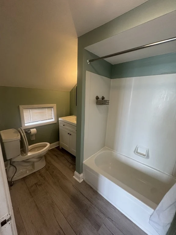 3 bed, 1 bath apartment for rent at 639 Quincy Shore Dr, Wollaston — photo 16 of 20