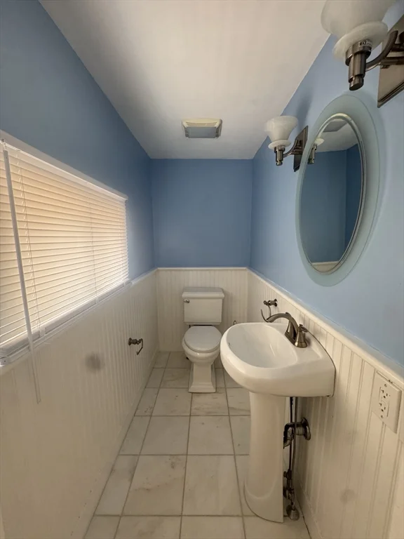 3 bed, 1 bath apartment for rent at 639 Quincy Shore Dr, Wollaston — photo 9 of 20