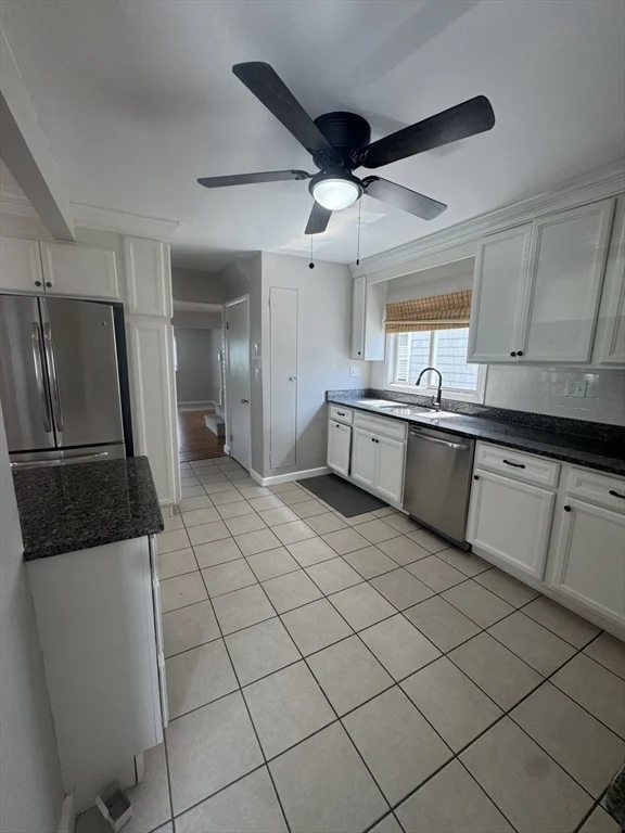 3 bed, 1 bath apartment for rent at 639 Quincy Shore Dr, Wollaston — photo 8 of 20