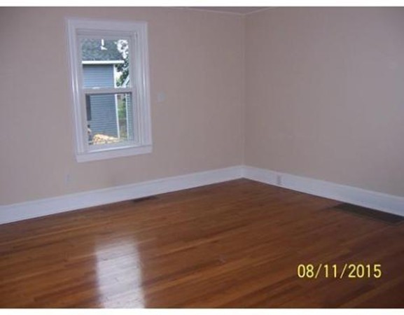 3 bed, 1 bath apartment for rent at 64 Alpine Pl, Franklin — photo 6 of 8