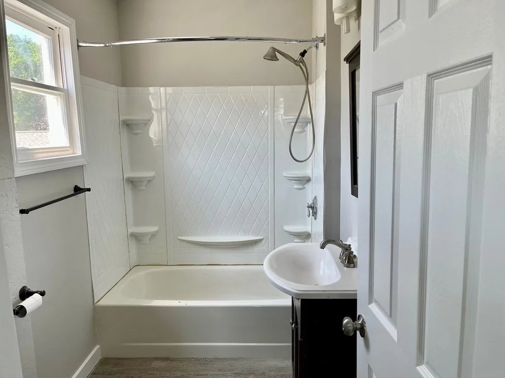 1 bed, 1 bath apartment for rent at 64 Arnold St Unit 3, Quincy — photo 10 of 14