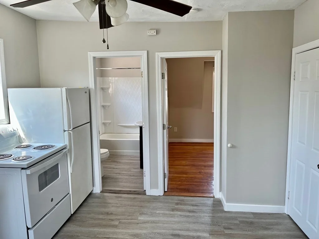 1 bed, 1 bath apartment for rent at 64 Arnold St Unit 3, Quincy — photo 11 of 14