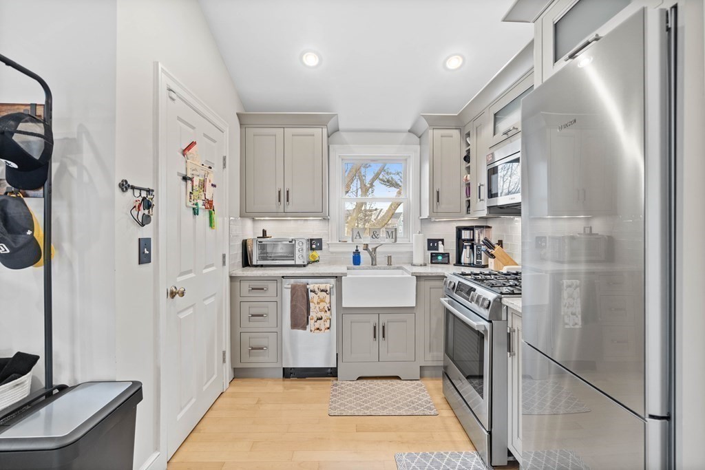 2 bed, 1 bath apartment for rent at 64 Ashland St Unit 2, Dorchester — photo 2 of 7
