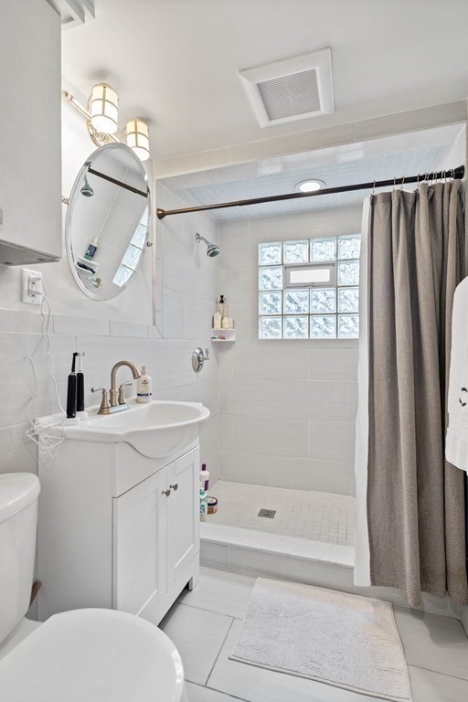 2 bed, 1 bath apartment for rent at 64 Ashland St Unit 2, Dorchester — photo 6 of 7