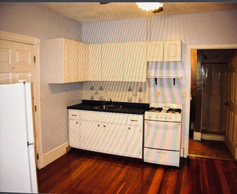 1 bed, 1 bath apartment for rent at 64 Atlantic St Unit 1, Lynn — photo 5 of 15