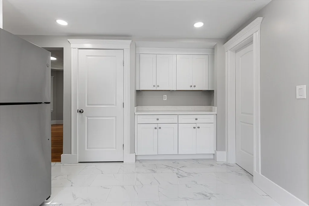 3 bed, 2 bath apartment for rent at 64 Bakersfield Unit 3, Dorchester — photo 19 of 20