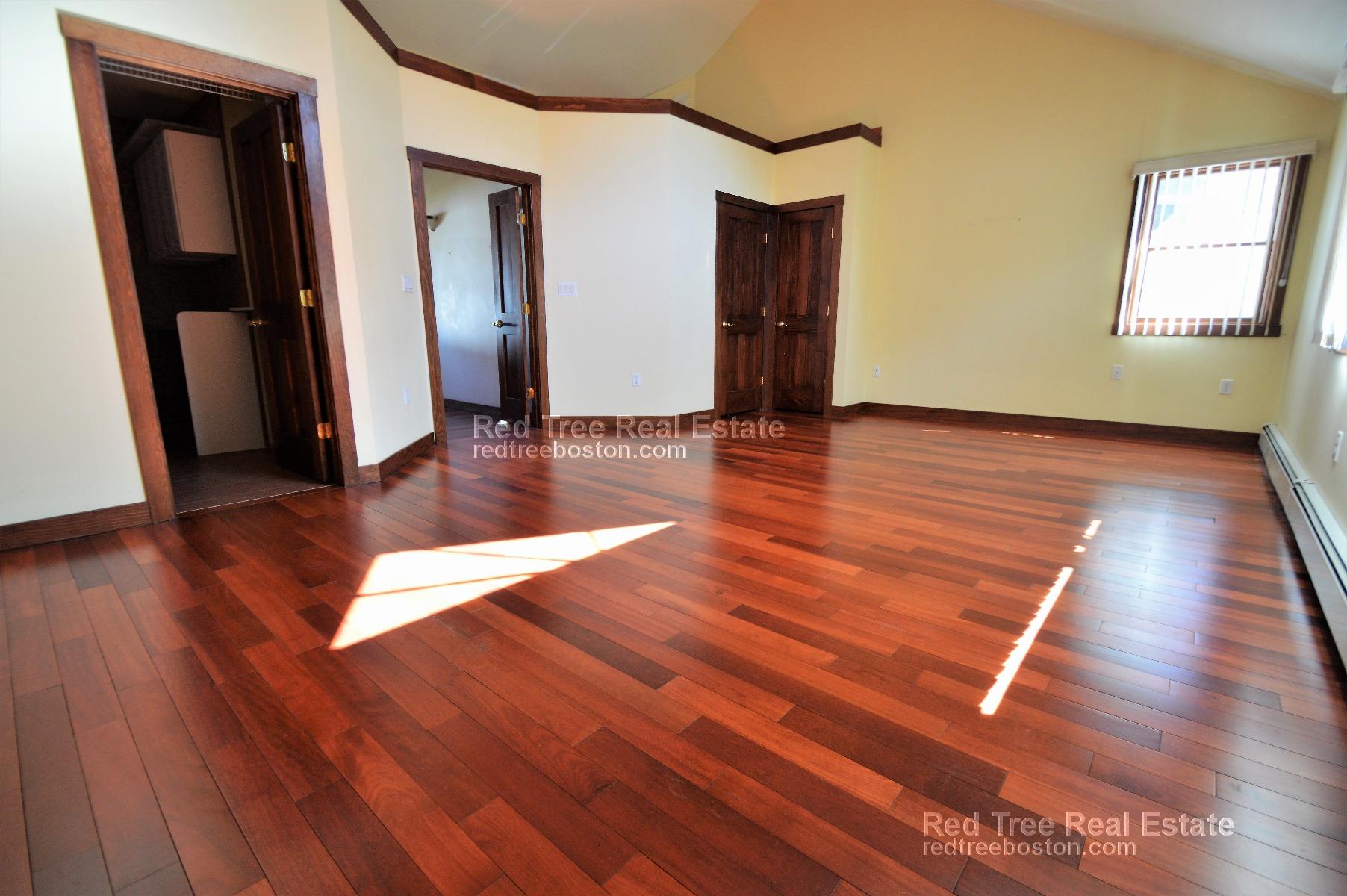 3 bed, 2.5 bath apartment for rent at 64 Ballardvale St Unit 1, Wilmington — photo 6 of 25