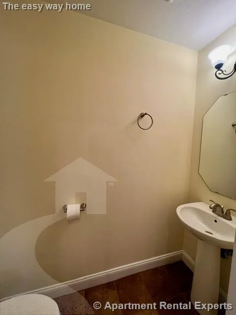 3 bed, 2 bath apartment for rent at 64 Bow St Unit 1, Magoun Square — photo 7 of 24