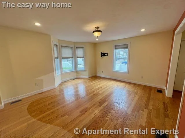 3 bed, 2 bath apartment for rent at 64 Bow St Unit 1, Magoun Square — photo 4 of 24