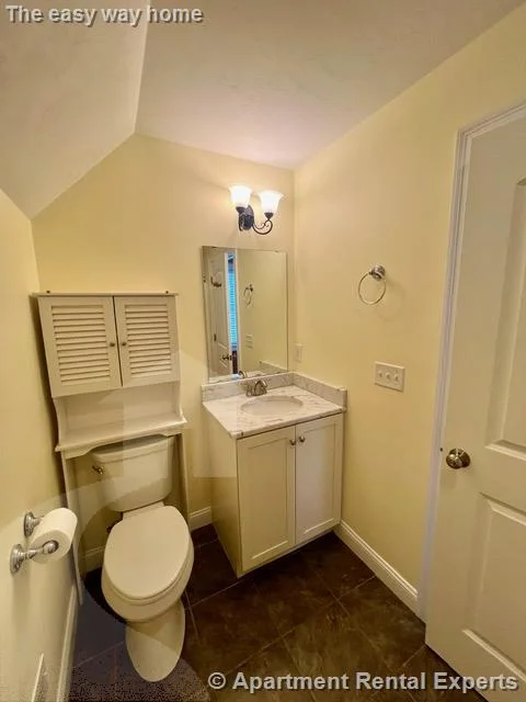 3 bed, 2 bath apartment for rent at 64 Bow St Unit 1, Magoun Square — photo 13 of 24