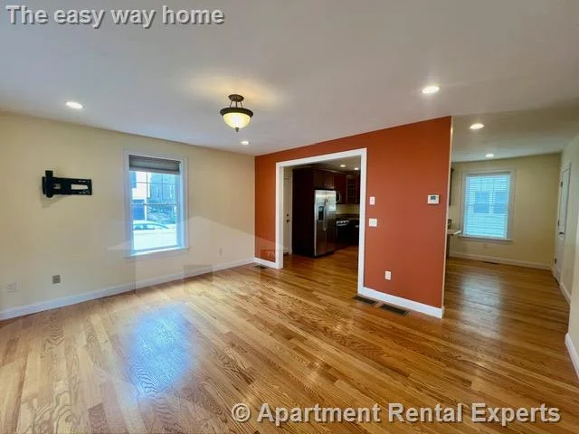 3 bed, 2 bath apartment for rent at 64 Bow St Unit 1, Magoun Square — photo 3 of 24