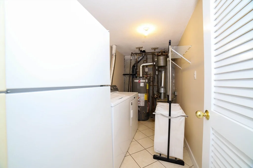 2 bed, 1 bath apartment for rent at 64 Camelot Dr Unit 64, Tatnuck — photo 30 of 36