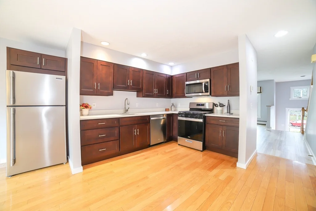 2 bed, 1 bath apartment for rent at 64 Camelot Dr Unit 64, Tatnuck — photo 8 of 36