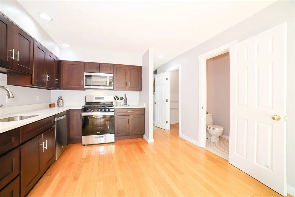 2 bed, 1 bath apartment for rent at 64 Camelot Dr Unit 64, Tatnuck — photo 9 of 36