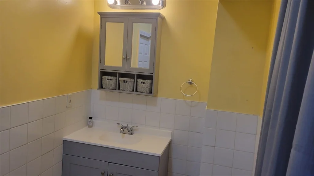 2 bed, 1 bath apartment for rent at 64 Capen St Unit 2, Dorchester — photo 15 of 24