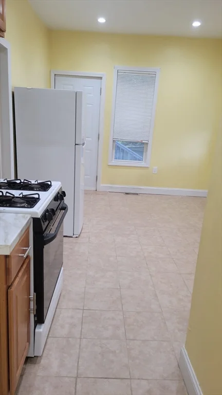 2 bed, 1 bath apartment for rent at 64 Capen St Unit 2, Dorchester — photo 13 of 24