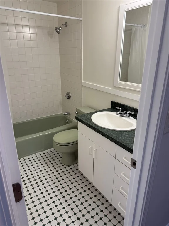 2 bed, 1 bath apartment for rent at 64 Carter St Unit 7, Newburyport — photo 6 of 9